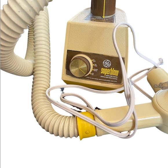 Vintage 1970s GE Superblow Pistol blow dryer with multiple settings. 💗 - Picture 2 of 10